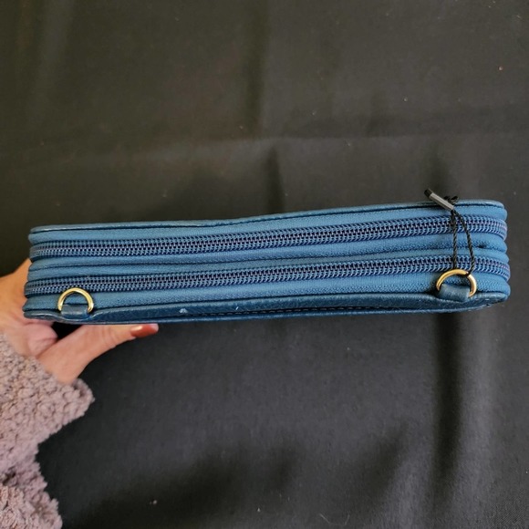 Karla Hanson RFID-Blocking Ellen Woven Phone Wallet in Blue - NWT - Picture 6 of 10